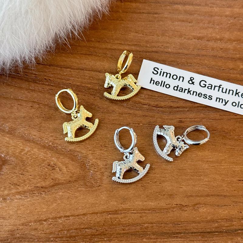 Chic Ice-Crystal Horse Ear Clips: Stylish, Unique, Versatile Earrings for Women
