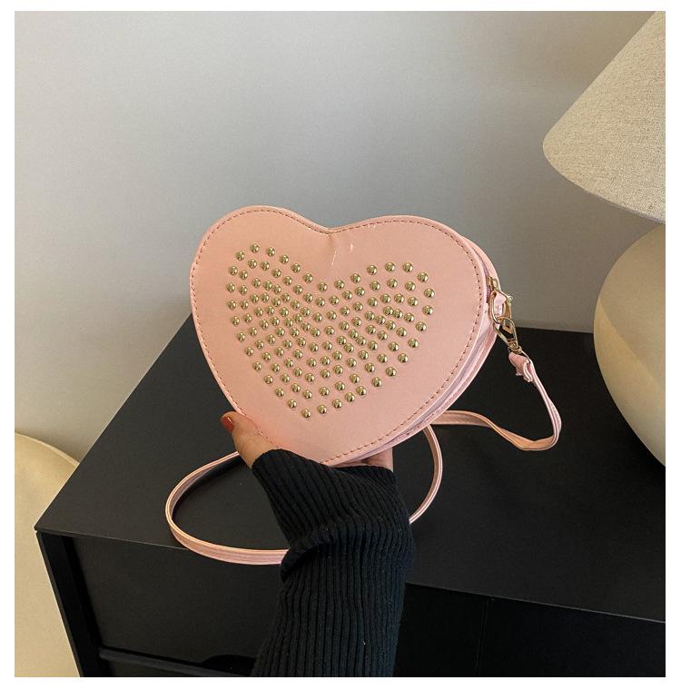 Peach Heart Rivet Heart Small Bag Women's 2025 Spring New Fashion Women's Shoulder Bag Lacquered Messenger Women's Bag