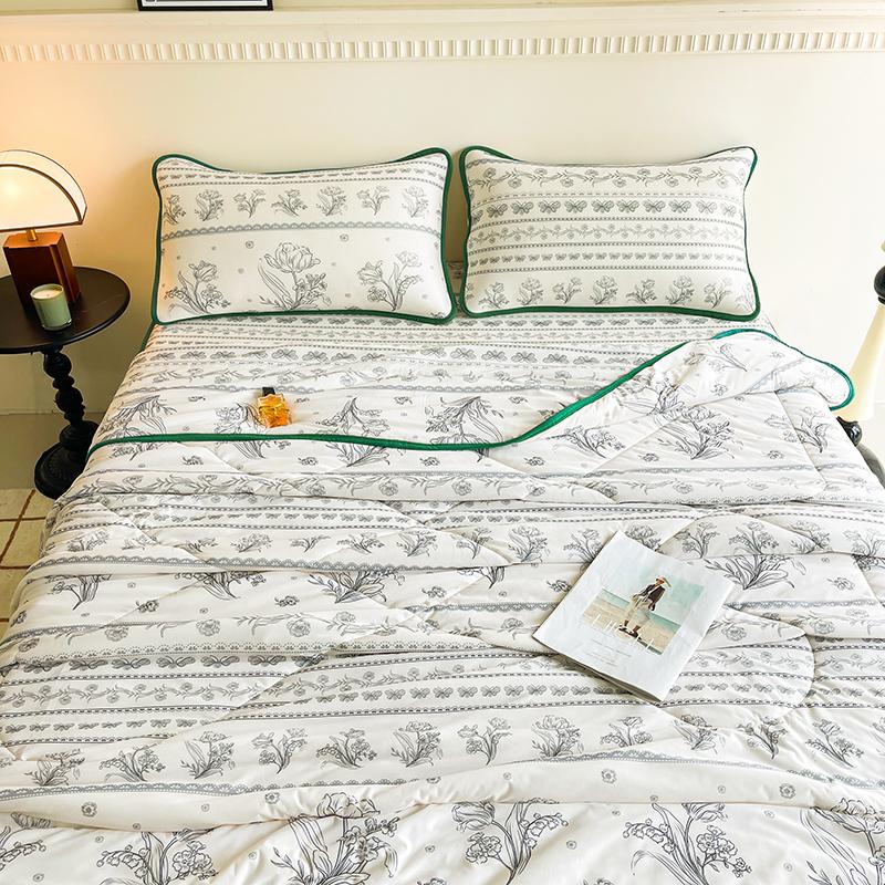 Elegant Blue Flowers Summer Cooling Quilt Floral Style Air Conditioner Quilted Quilt Skin-friendly Thin Blanket Machine Washable