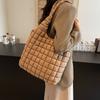 Cotton clothes underarm large-capacity woven bag women's new 2025 simple and fashionable diamond tote bag shoulder bag