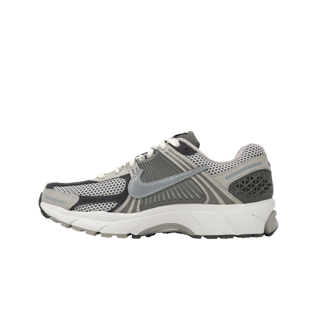 Nike Air Zoom Vomero 5 Light Iron Ore Unisex-Sneaker Grau Metallic-Silber Photon-Dust FD0791-012