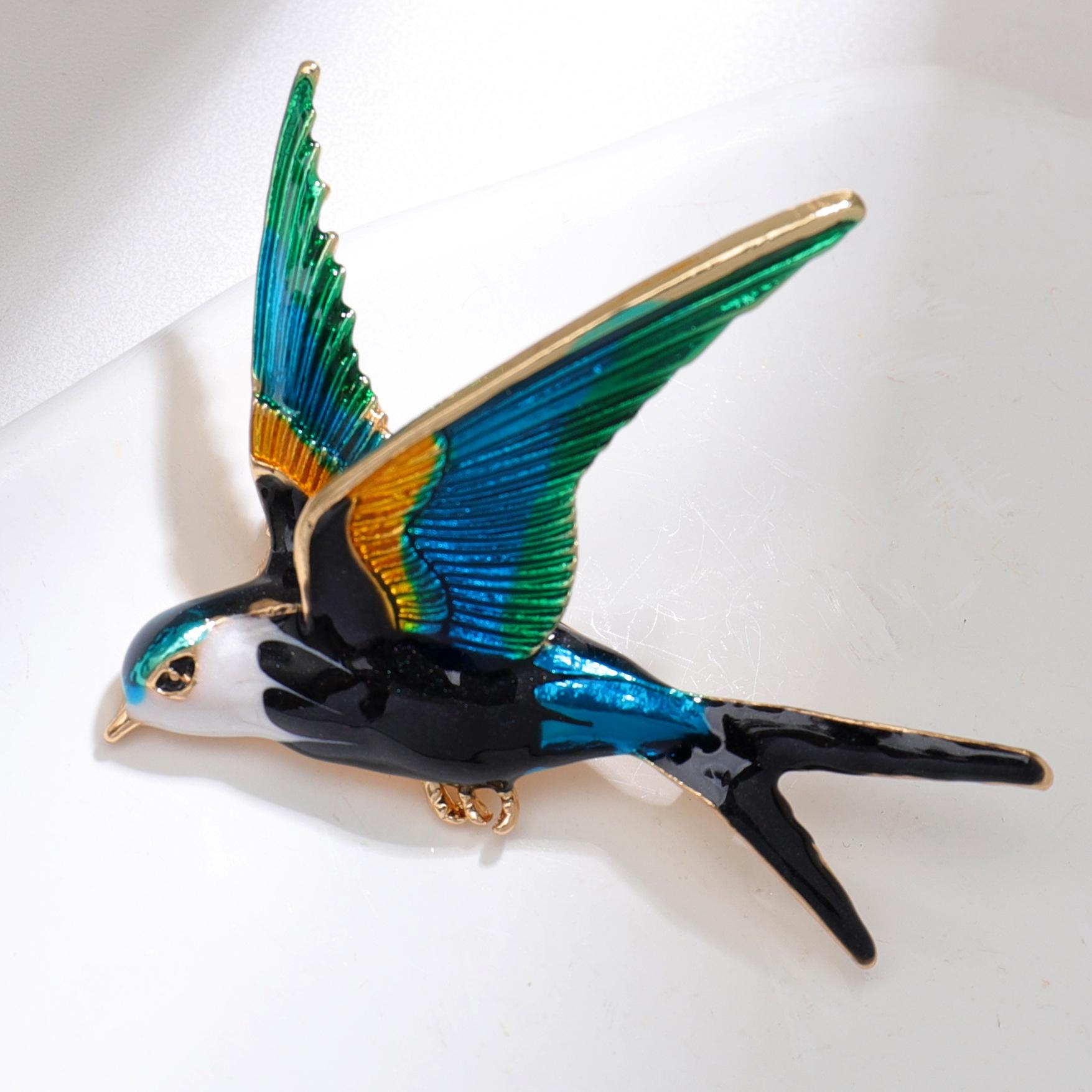 

Корейская брошь в виде ласточки: Милый мультяшный дизайн со стразами и отделкой в виде капель масла