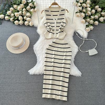 2-teiliges Set für Damen, gestreiftes gestricktes ärmelloses Tanktop mit V-Ausschnitt und Wickelröcken, Sommerrock mit hoher Taille, modischer Dropship