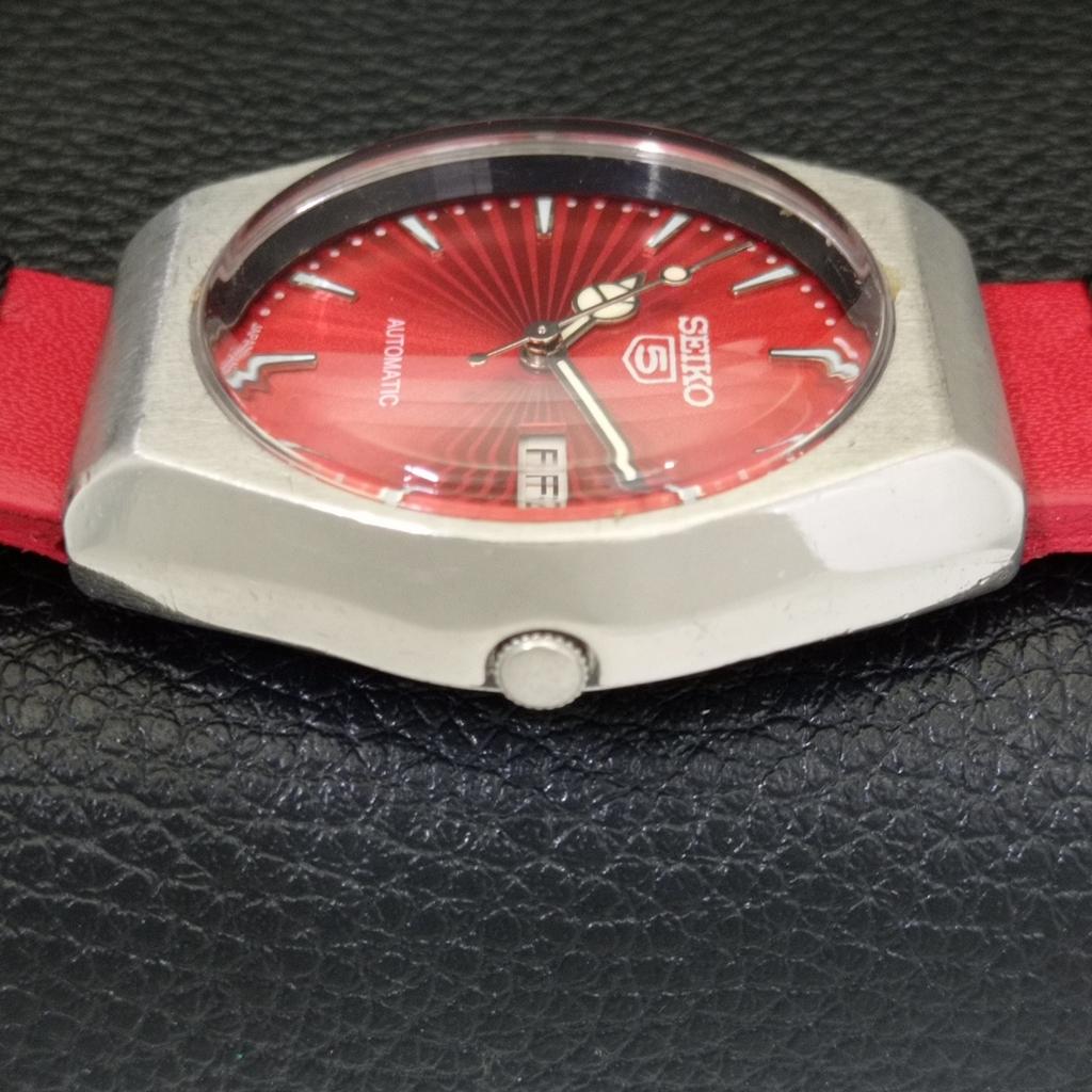 VINTAGE SEIKO 5 AUTOMATIC 6309A JAPAN MENS RED COLOR DIAL WATCH a701474-5 R206b-a701474