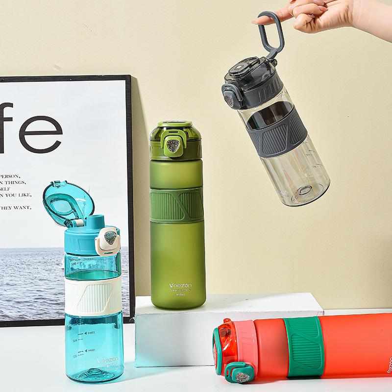 Water bottle 700ml outdoor sports water cup with non-slip silicone cover, portable bounce cover, male and female students plastic cup