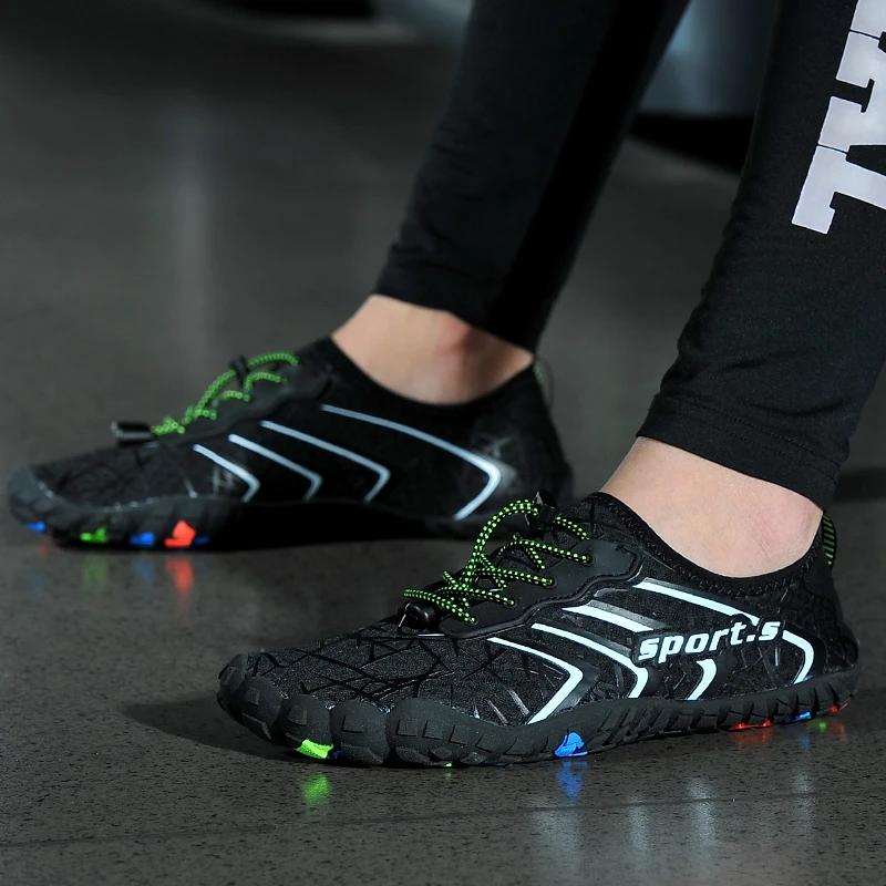 Nouvelles Chaussures d'Eau d'Été Respirantes à Séchage Rapide Hommes Femmes Couples Extérieur Plage Natation Baskets Antidérapantes Chaussures de Wading Amont