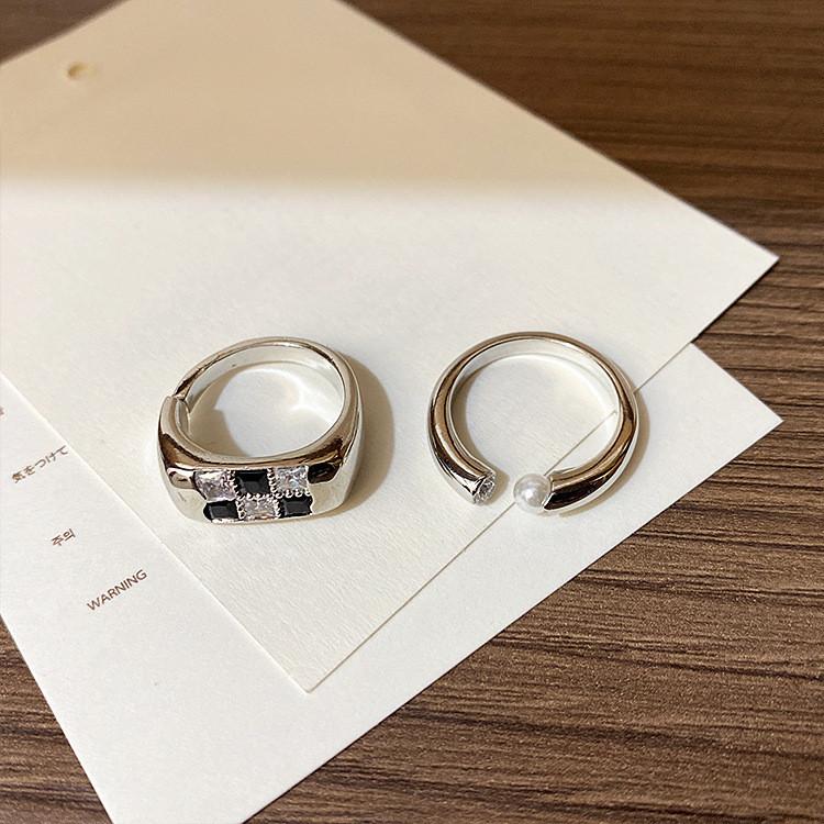 Elegant Open Adjustable Zirconia Metal Checkered Ring For Women With Vintage Design