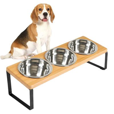 Drevený stojan na kŕmenie s 3 miskami z nehrdzavejúcej ocele Protišmyková malá stredná mačka Pes Naklonená miska na kŕmenie s vodou Potreby pre zvieratá
