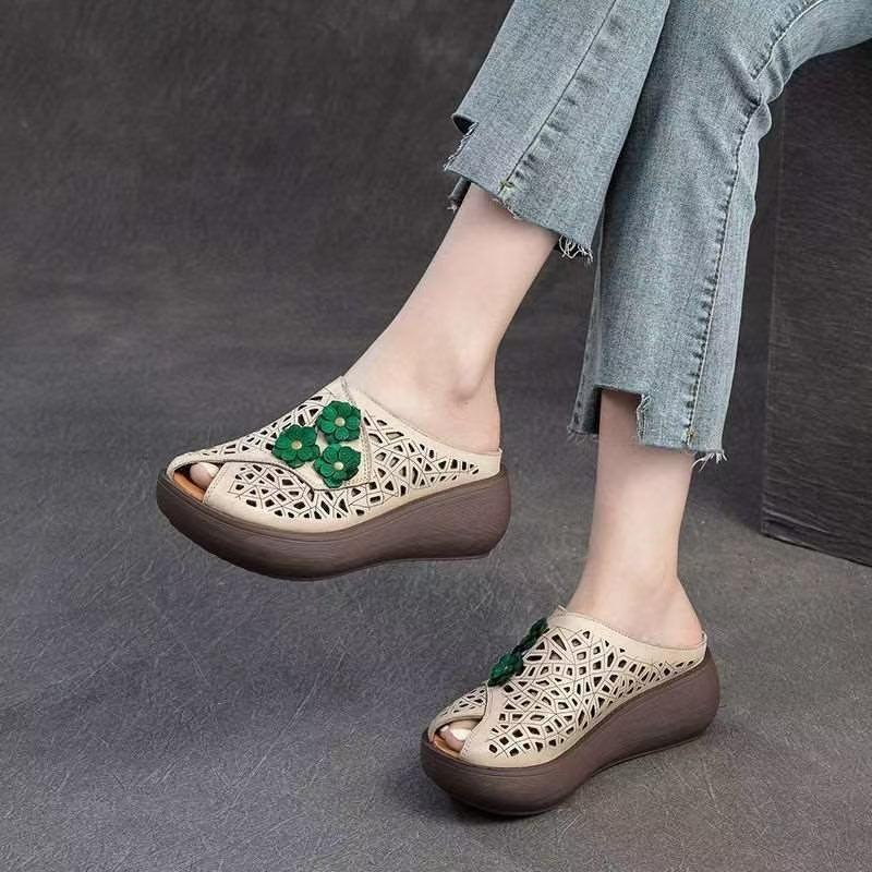Sandals women 2025 summer women's shoes real soft leather hollow sandals retro middle-aged and elderly outer wear fish mouth slippers