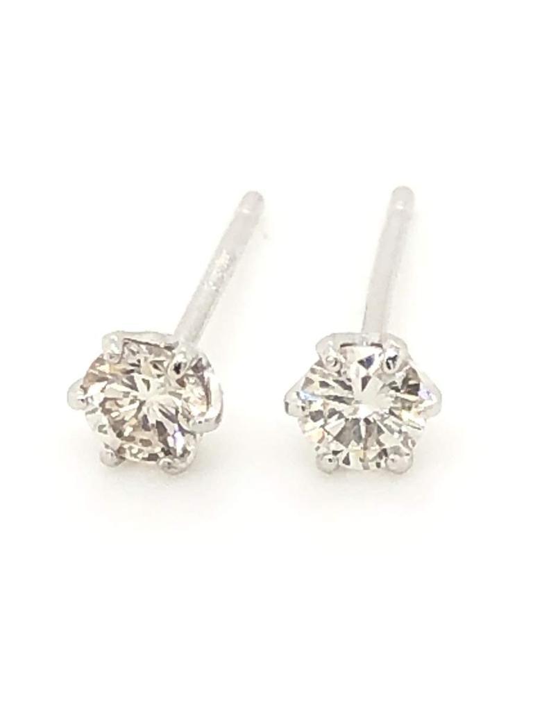 18K White Gold Diamond Stud Earrings [KASHIMA] 0.2ct