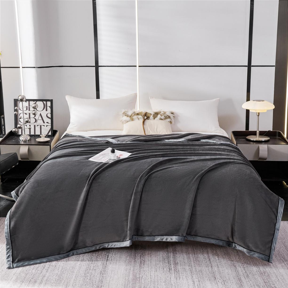 

New Autumn and Winter Solid Color Milk Fleece Thickened Double Sided Fleece Blanket Office Nap Blanket 100x150cm 1pcs