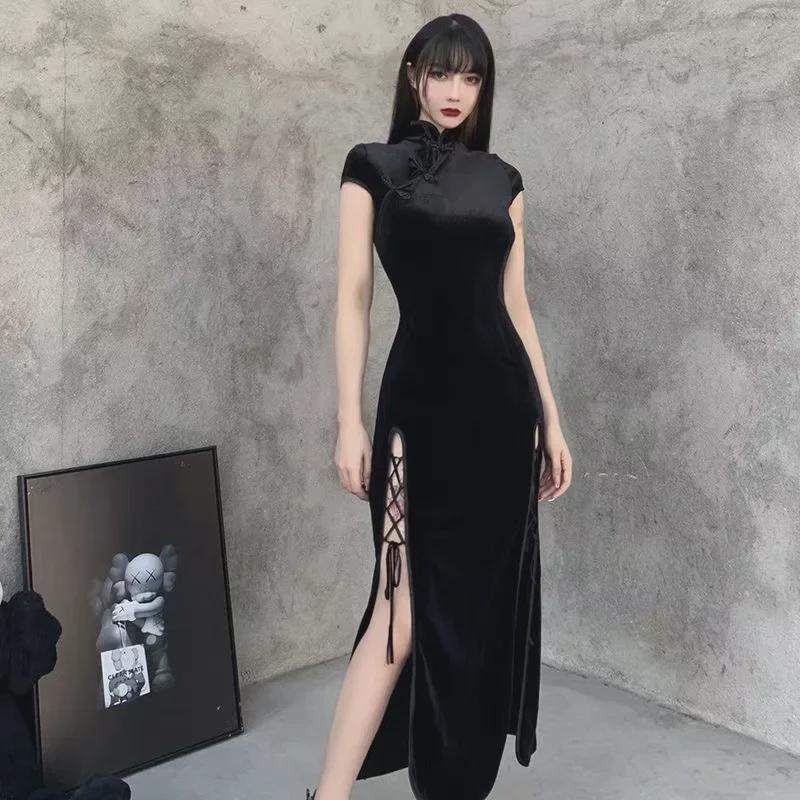 Vintage Black Velvet Cheongsam: Modern Slit Silk Dress