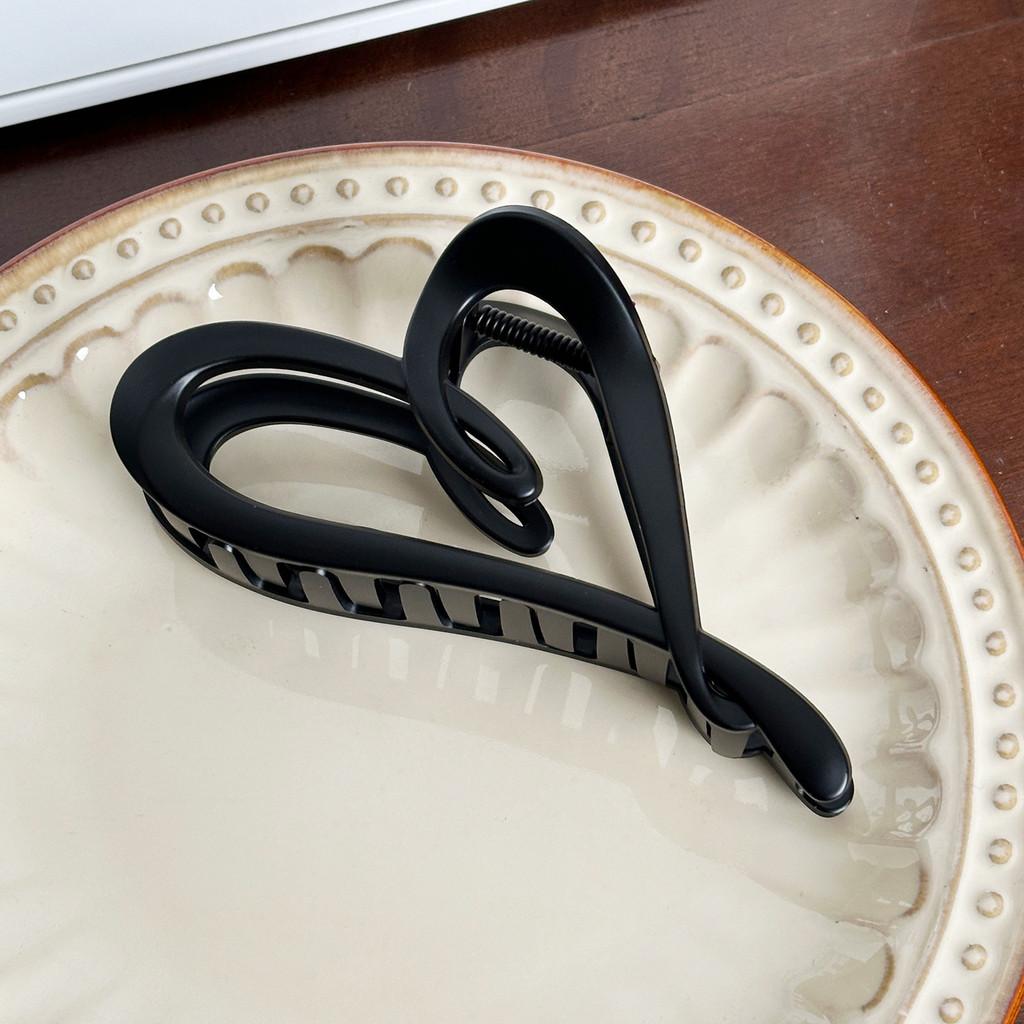 Fashion-forward Large Hair Claw Clips For Women With Elegant Designs Perfect For Every Outfit