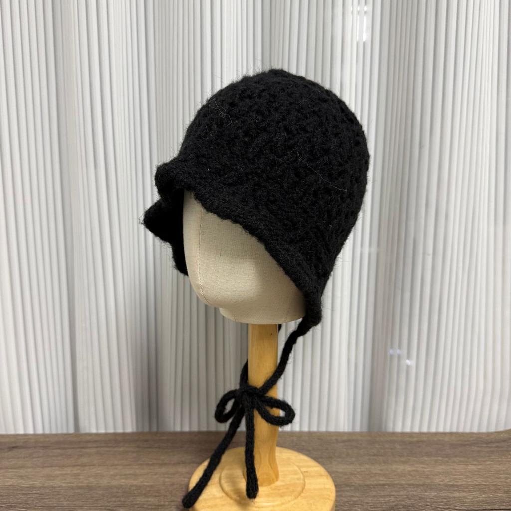 Japanese and Korean straps, sweet headgear, autumn and winter versatile face, small bucket hat, retro cute warm and windproof knitted hat