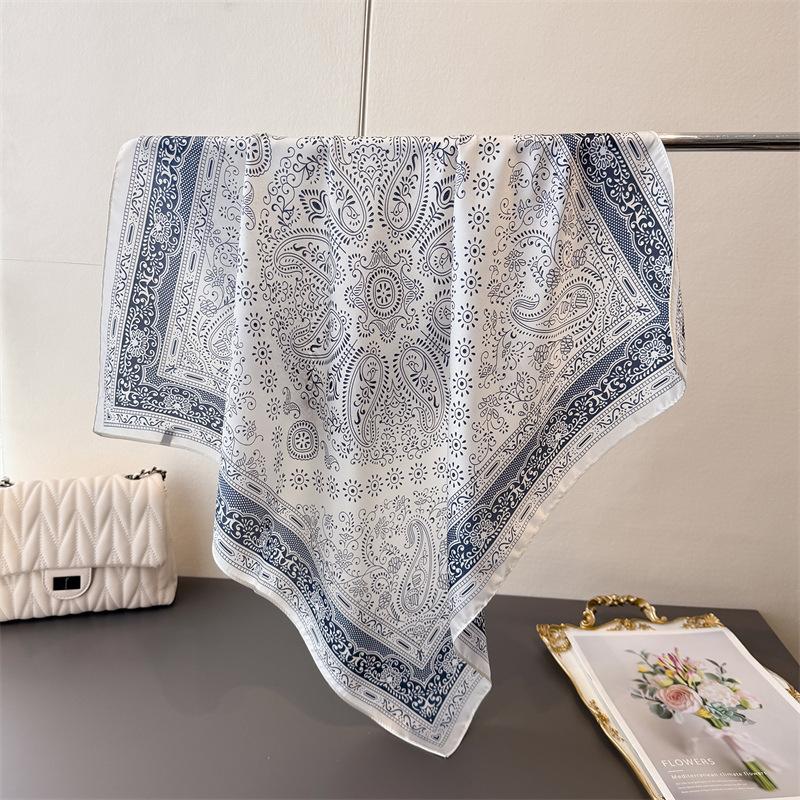 

Bohemian Luxury Print Women Silk Scarf Fashion Bandana Small Neckties Hairbands Foulard Shawl 70cm Square Scarves 70x70cm