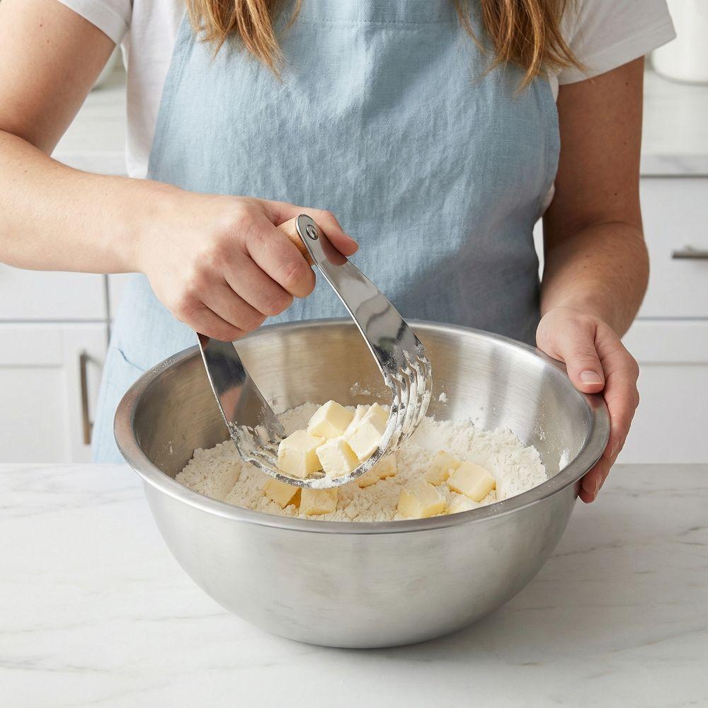 Edelstahl Teigrührer Holzgriff Schwerlastklingen Teigschneider 5 Klingen Komfortabler Gebäckschneider Kalte Butter Mischen