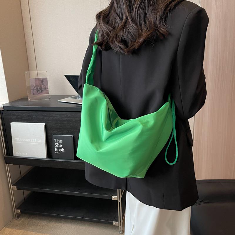 Cloud Bag Womens Casual Nylon Shoulder Bag With Zipper Closure For Daily Use