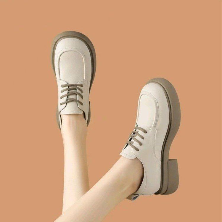 Nuove scarpe moda versatili antiscivolo per uniforme da lavoro da donna, stile britannico, tacco basso spesso, suola morbida, primavera estate 2025