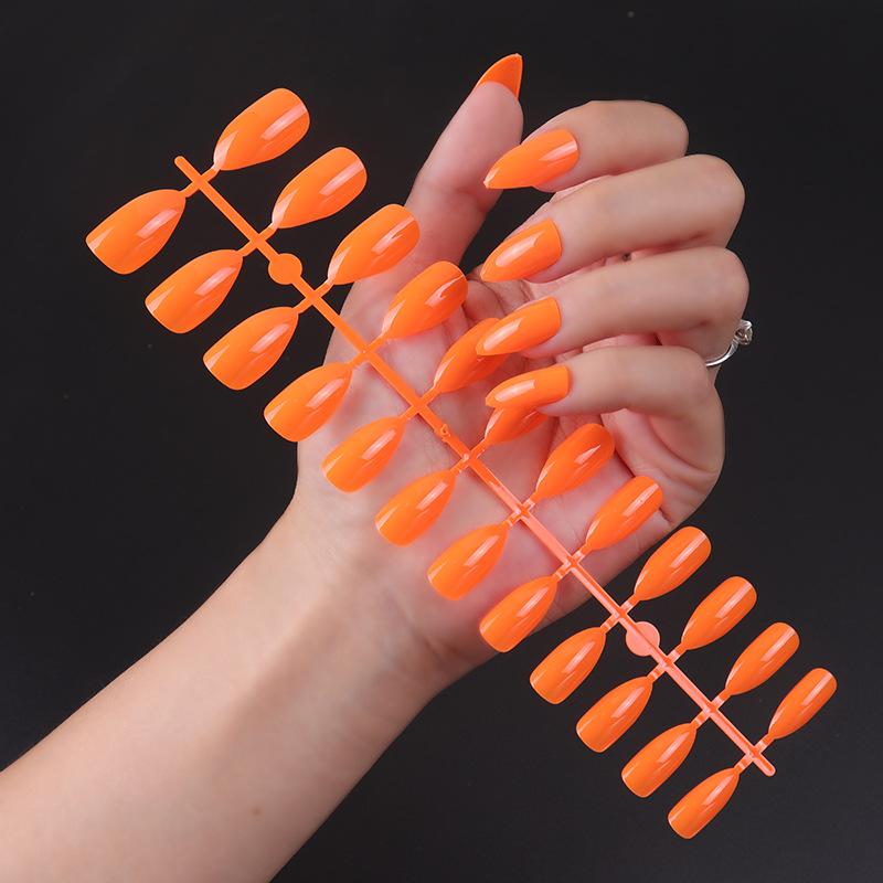 24 teile/satz DIY Schnelle Nägel Glänzende Wasser Tropfen Nägel Einfarbig Falsche Nägel Mehrfarbige Streifen Fertig Tragen Nagel Kunst