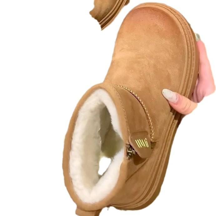 Dámské zimní sněhule 2025 nové sametové zateplené outdoorové s tlustou podrážkou s integrovanou kožešinou teplé bavlněné boty do severovýchodní oblasti dámské