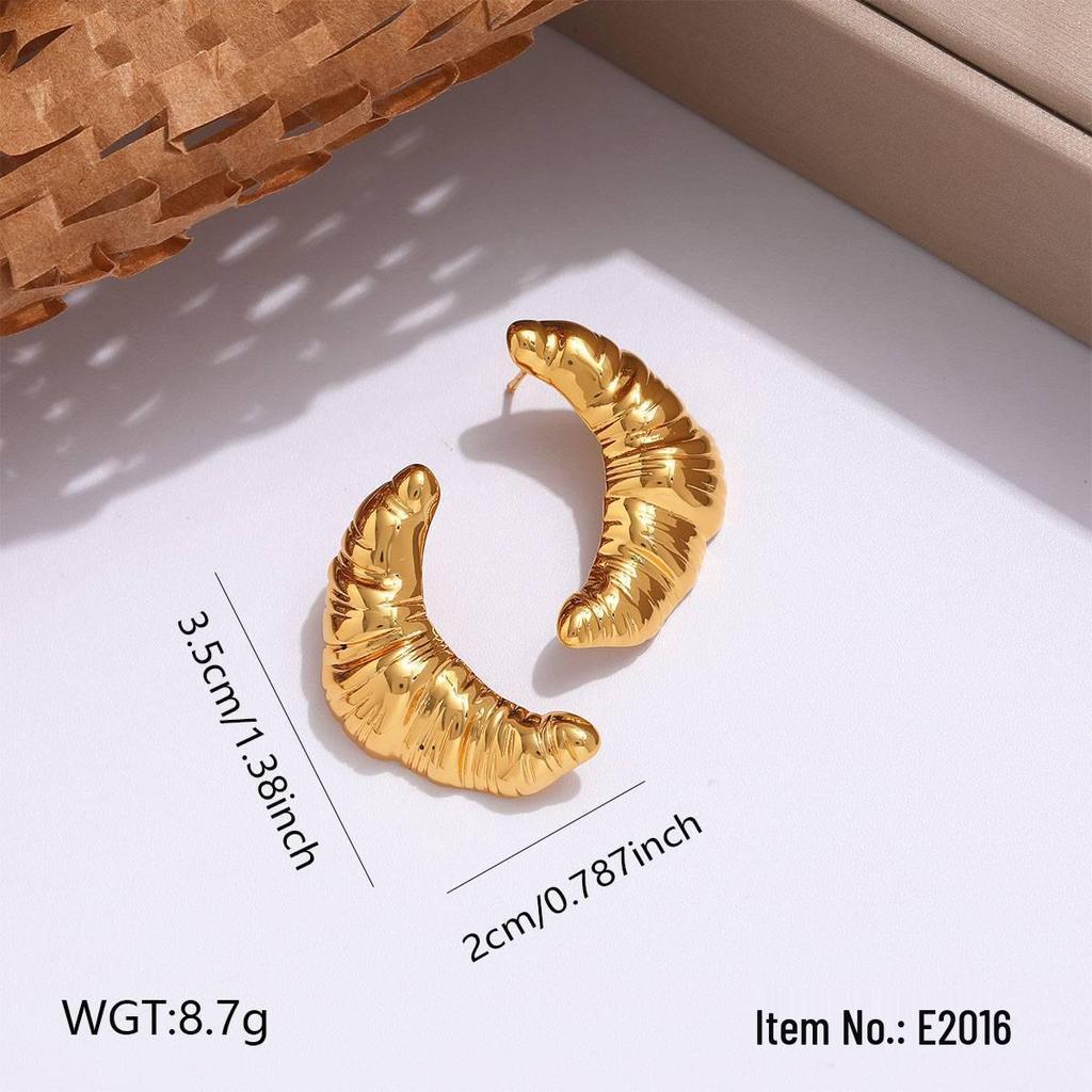 Gold C-Shaped Round Hoop Earrings with Bright Surface, French Light Luxury, High-End Stainless Steel
