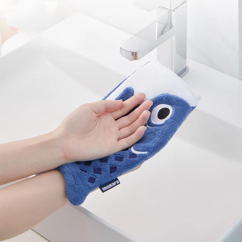 1pc Cute Cartoon Koi Shaped Hanging Hand Towel for Home Bathroom Children's Super Absorbent Handkerchief Square Kitchen