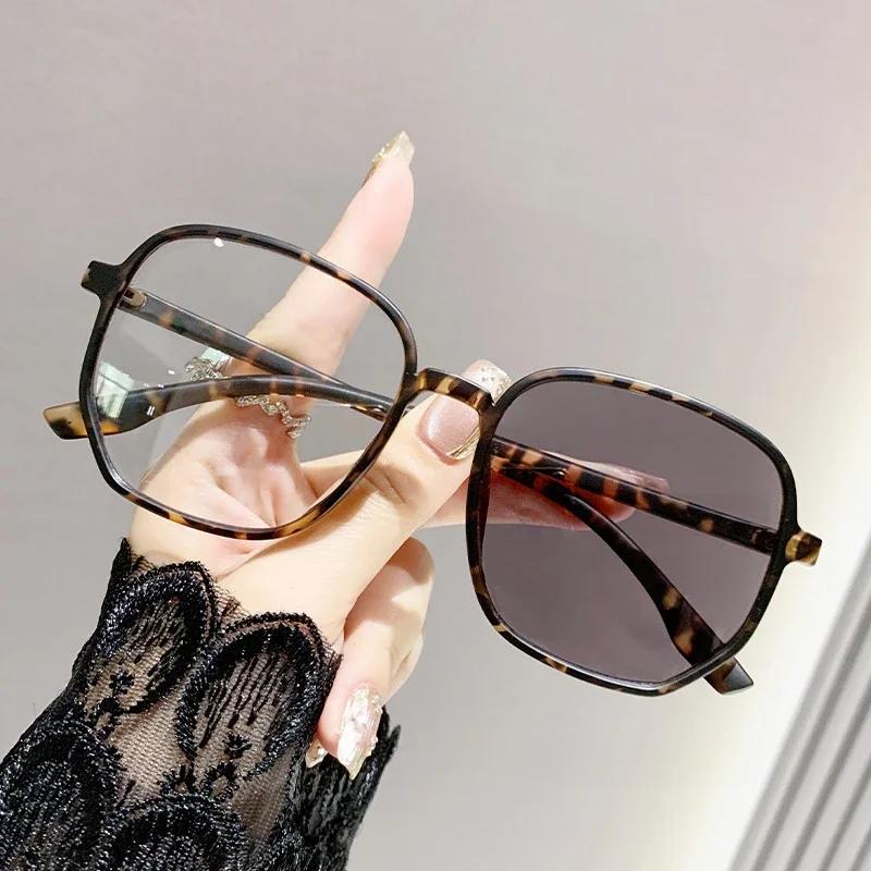 Large Frame Photochromic Finished Myopia Glasses Trendy Outdoor Short-sight Sunglasses Color Changing Anti Blue Light Glasses