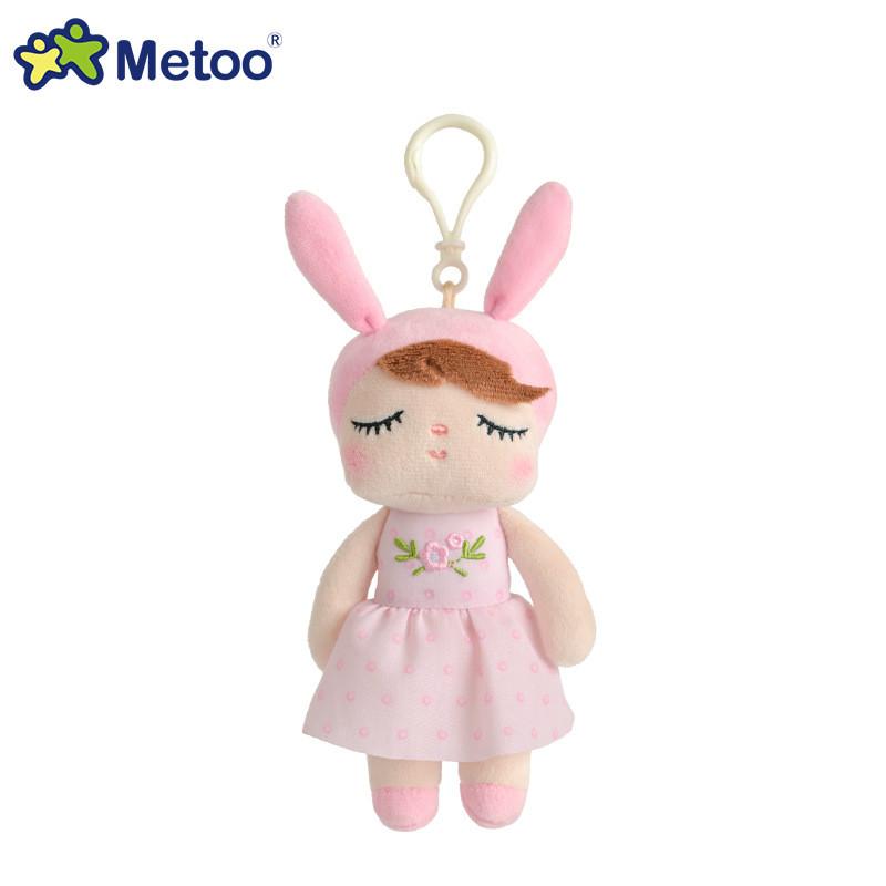 Metoo אנג'לה בובת קטיפה רכה מחזיק מפתחות קל משקל וחמוד קישוט לתיק לבנות עבור