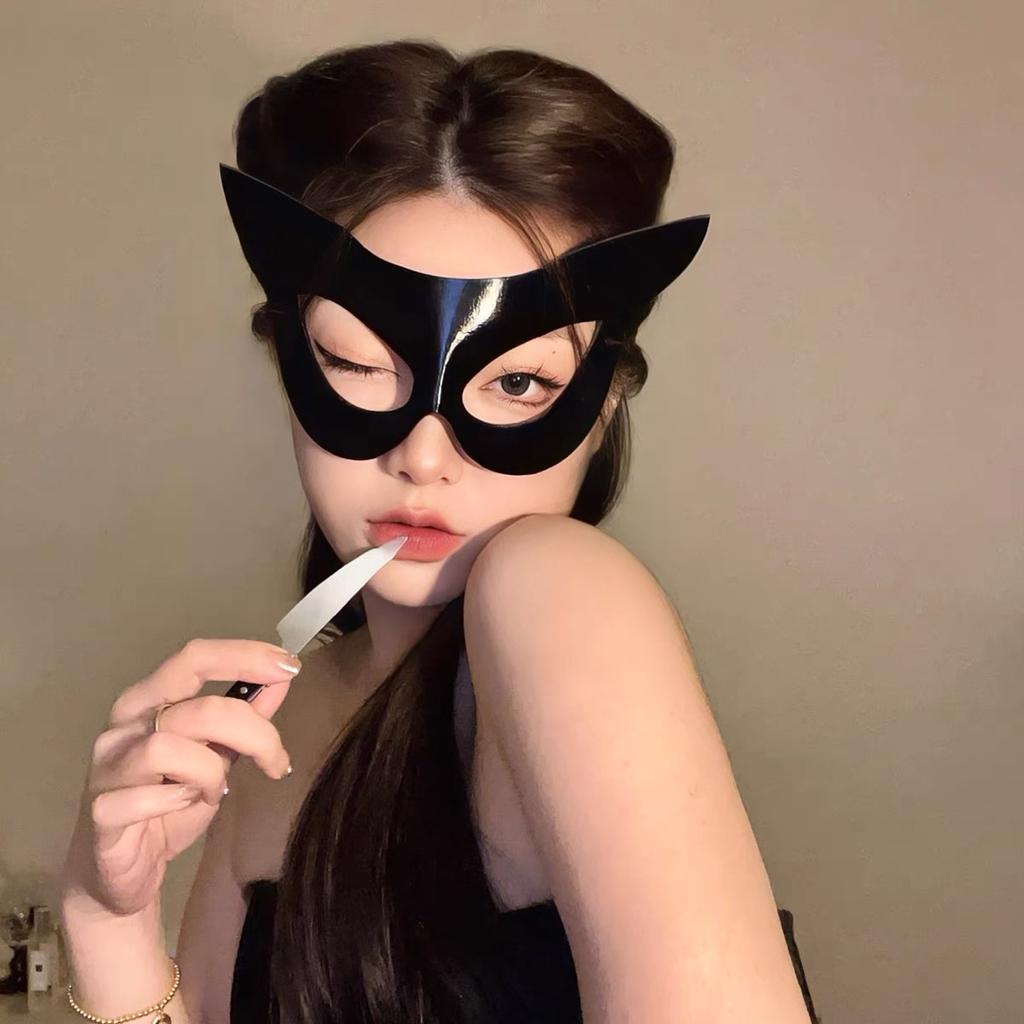 Concave Sexy Pussy Girl Mask Halloween Masquerade Party Dress Up Props Half Face Cos Eye Mask