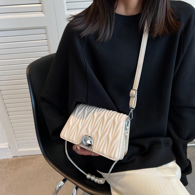 

Niche design bag women s bag summer 2025 new fashion versatile messenger bag chain single shoulder armpit small square bag