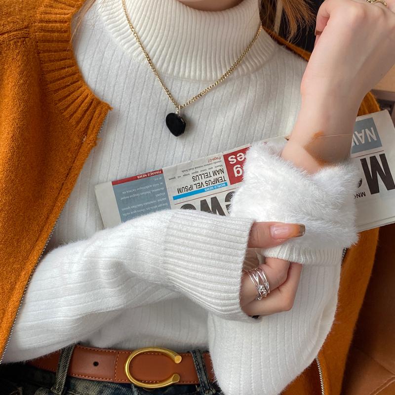 Women's Turtleneck Sweater Winter 2024 Retro Red with Velvet Lining Thickened Inner Wear Thermal Knitting Bottoming Shirt