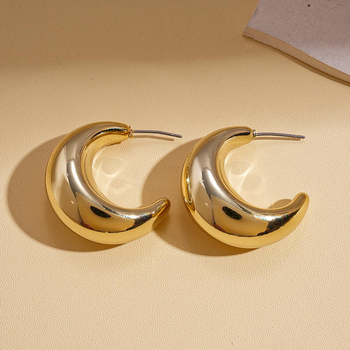 Personalized metal sense geometric C-shaped water drop-shaped steel needle stud earrings fashion ins niche earrings