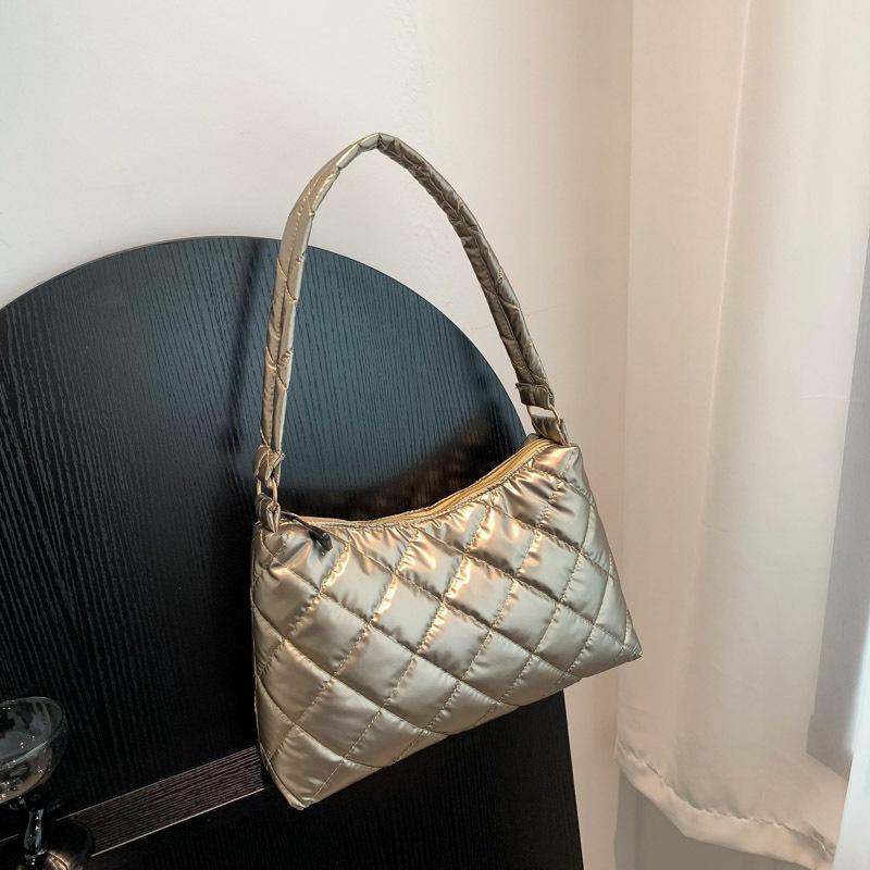 

Корейская версия большой вместительной женской сумки, премиальная сумка подмышкой 2024 года, новая сумка-тоут из алмазного холста, повседневная сумка-мессенджер прилив шампанского