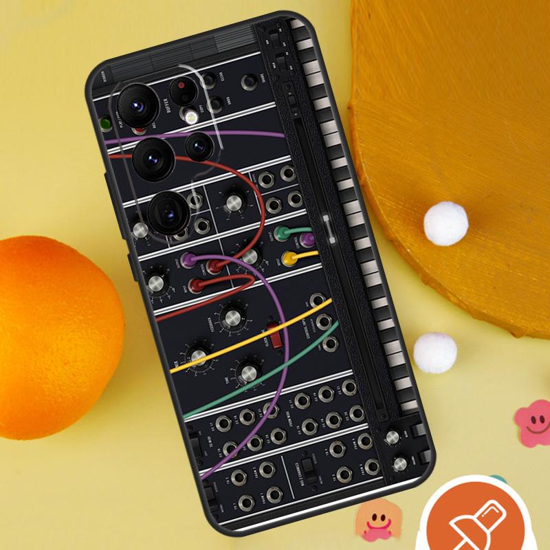 Vintage Synth Synthesizer Phone Case For Samsung Galaxy S25 Ultra S24 S23 S22 Ultra S9 S10 S20 Plus S21 FE Funda Cover