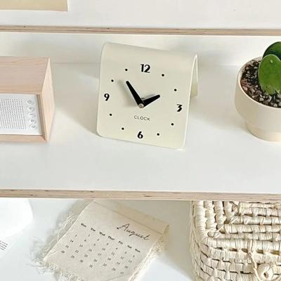 Silent Bedside Table Clock Acrylic Desk Clock Simple Art Tabletop Clock  Student