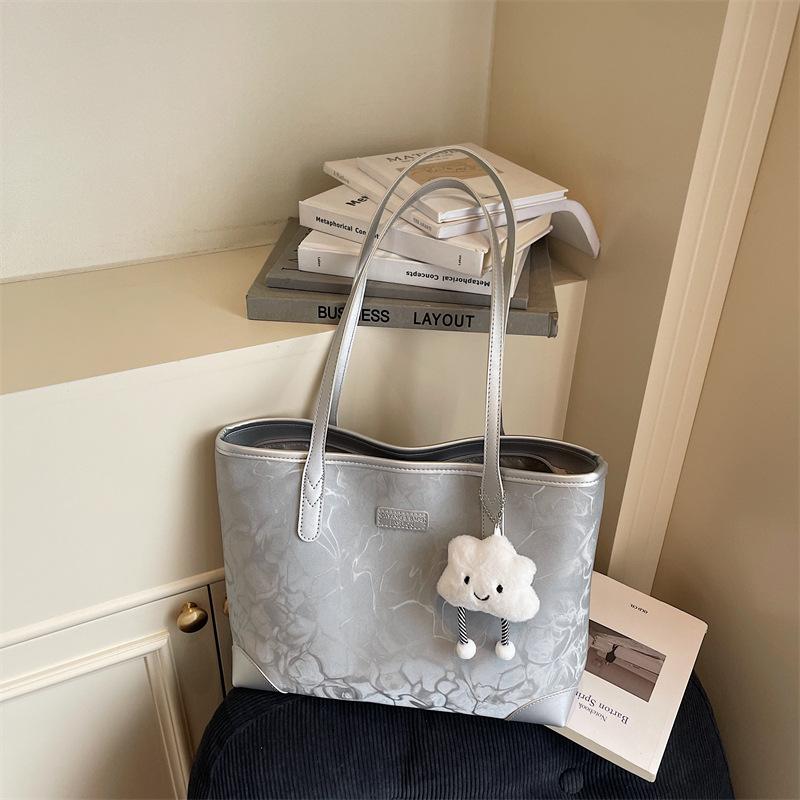 Fashion and Leisure Large-capacity Bag Women's New Simple Pendant Solid Color Tote Bag Shoulder Storage