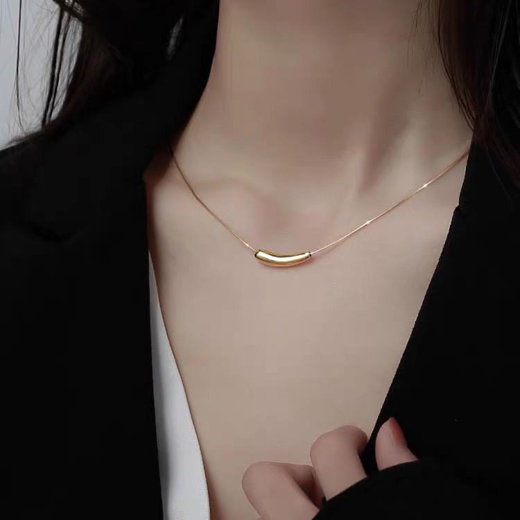 Elegant S925 Sterling Silver Water Drop Necklace - Women's Luxury Niche Design Choker with a Simple, Trendy Style.