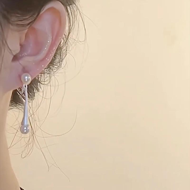Korean ins feng shui drop pearl earrings, simple personality and cold wind stud earrings, fashionable light luxury temperament earrings