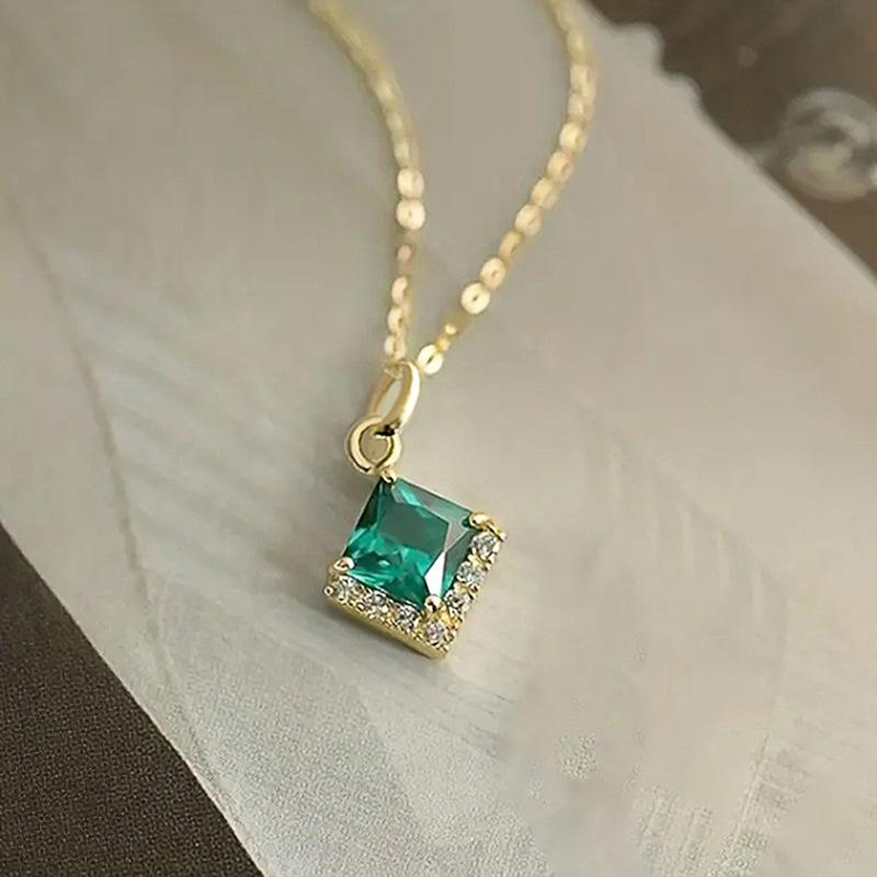 Gold Plated Princess Cut Emerald Green CZ Pendant Necklace Mini Halo Clear Crystal Dainty Link Chain Women Vintage Jewelry