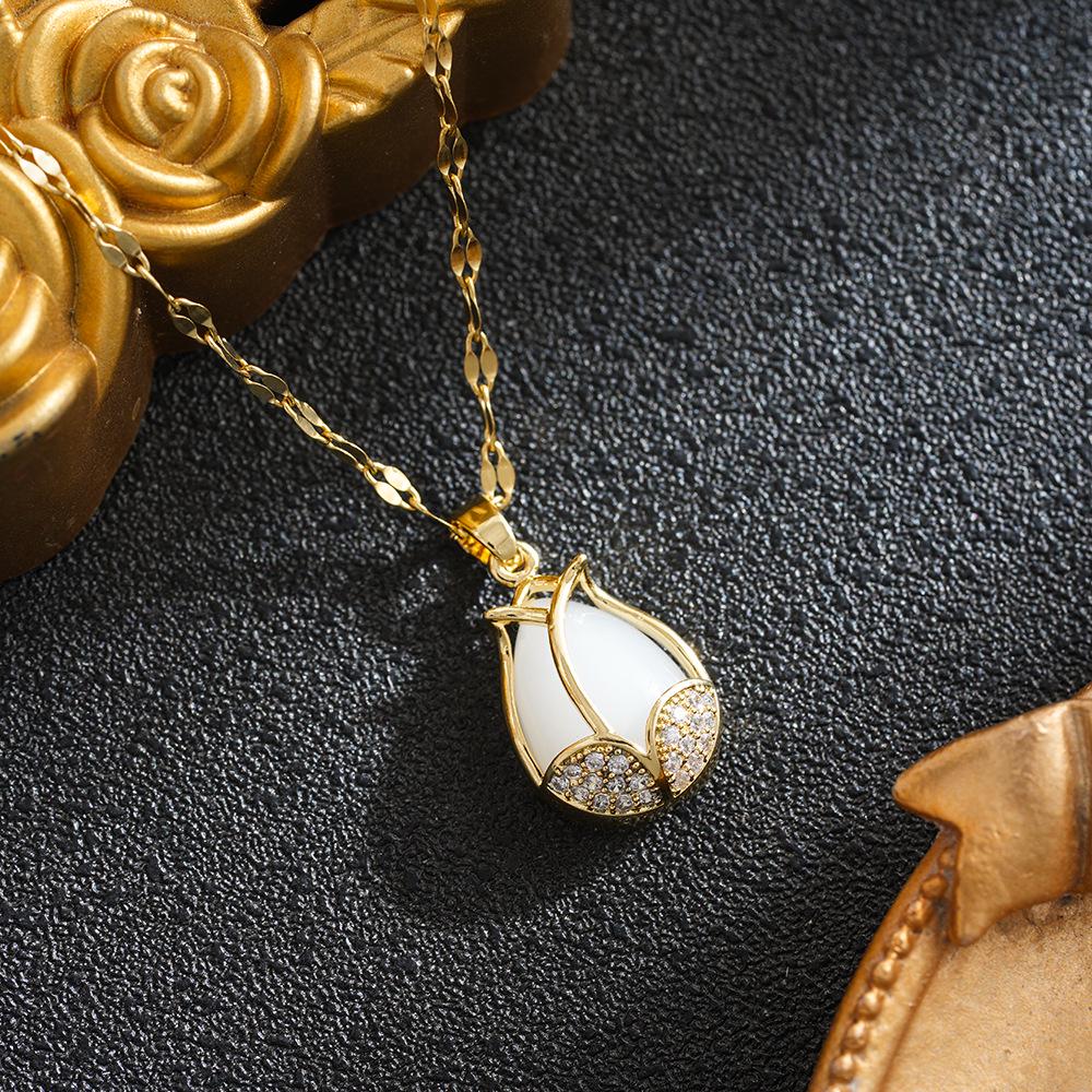 Elegant 2026 Mori Style Flower Pendant Necklace with White Agate