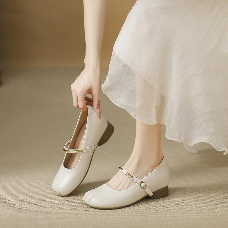 French Mary Jane single shoes women's new shallow mouth one-word buckle soft sole comfortable small size gentle wind
