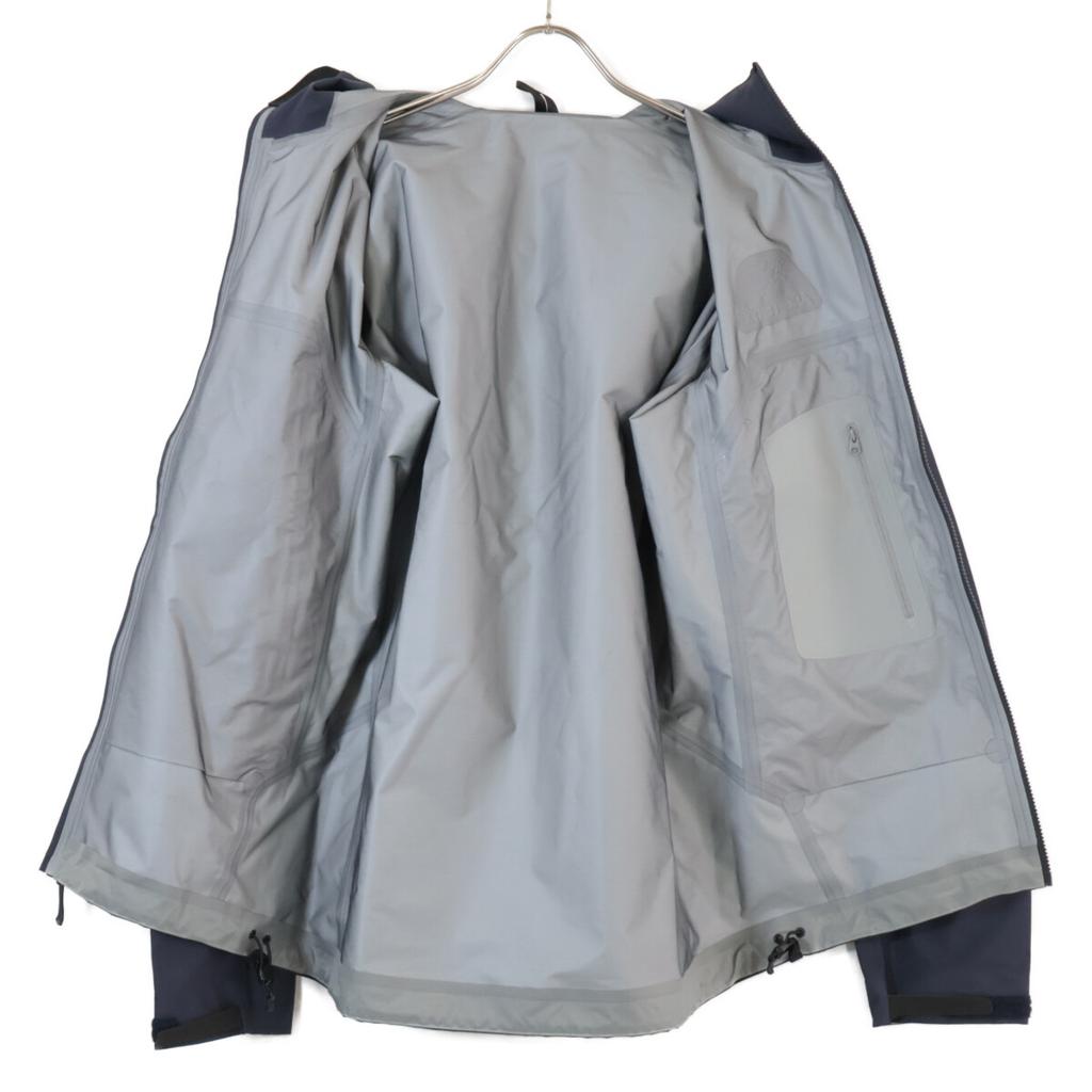 ARC'TERYX Brand New, Unused, 2022 Model, X000005599, Nylon GORE-TEX Beta Jacket Jacket XS NavyUsed