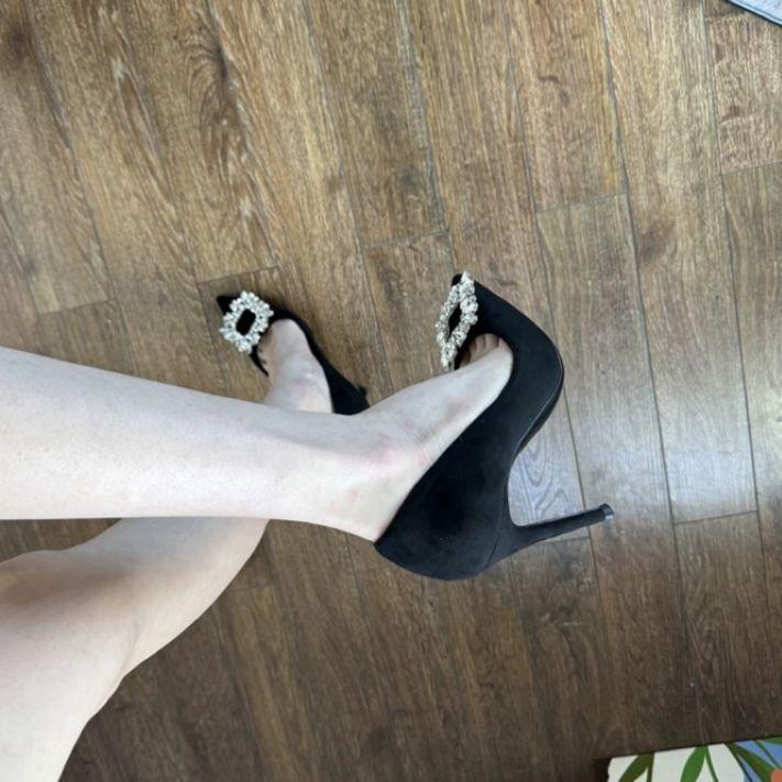 Black 2025 Rhinestone Square Buckle High Heels New French Versatile Suede Shallow Mouth Pointed Temperament Women's Shoes Single Shoes Women
