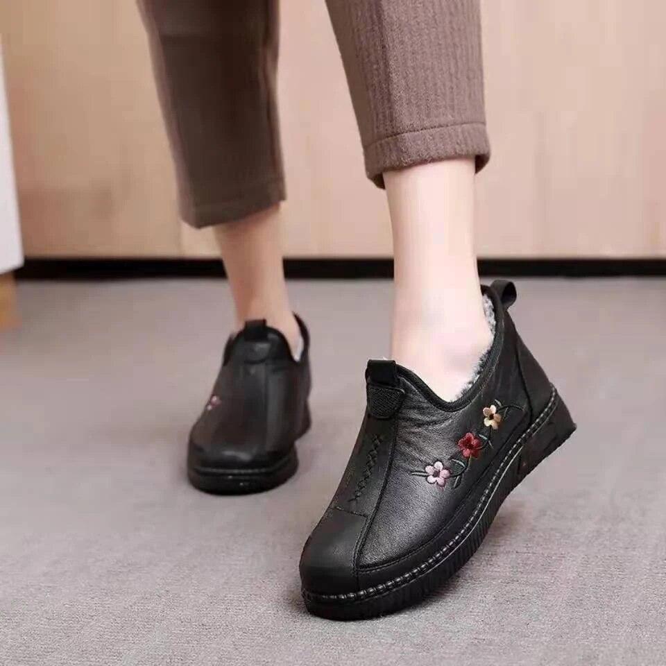 Scarpe Vulcanizzate da Donna 2023 Inverno Casual Slip on Scarpe di Pelliccia da Donna Impermeabili Stampa Peluche Basse Mamma Mocassino