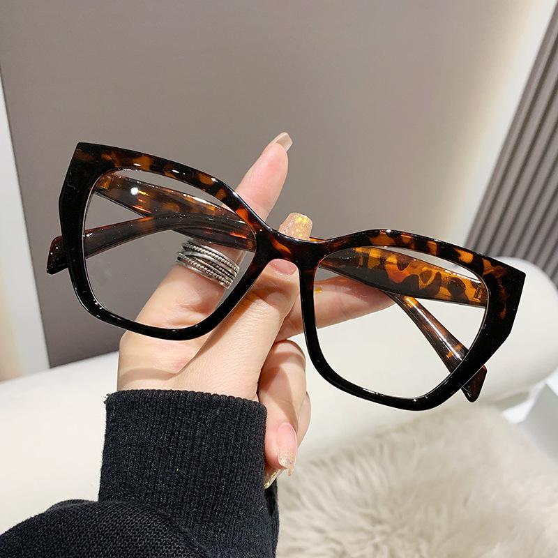 New Cat's Eye Plain Glasses Frame Women's Fashion PC Eyewear Frame Flat Glasses Luxury Anti Blue Light Optical Glasses
