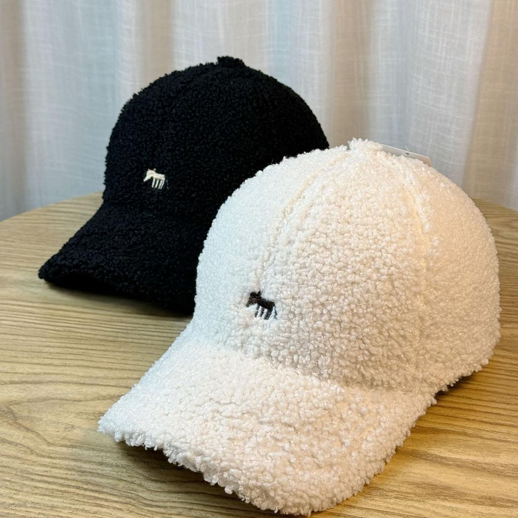 New Lamb Velvet Embroidered Little Fox Autumn and Winter Baseball Hat for Men and Women with Wide Brim and Face Shaped Small Duck Cap