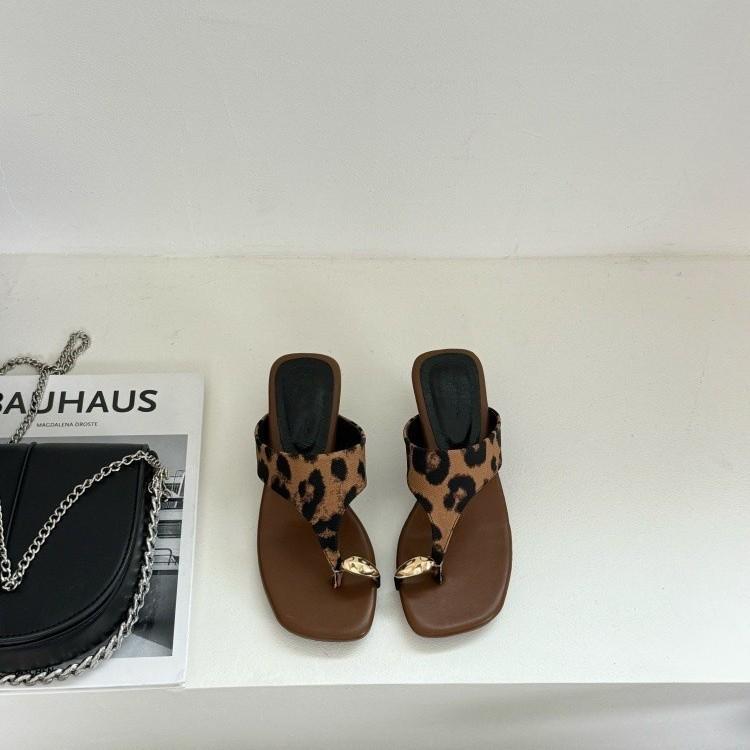 Fine Heel Metal Toe Slippers Women's Summer Wear 2025 New Vacation Travel Beach Shoes Leopard Print Cool Slippers
