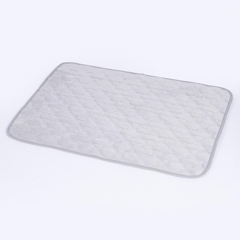 Reusable Plush Pet Urine Pads: Waterproof and Washable for Cats and Dogs.