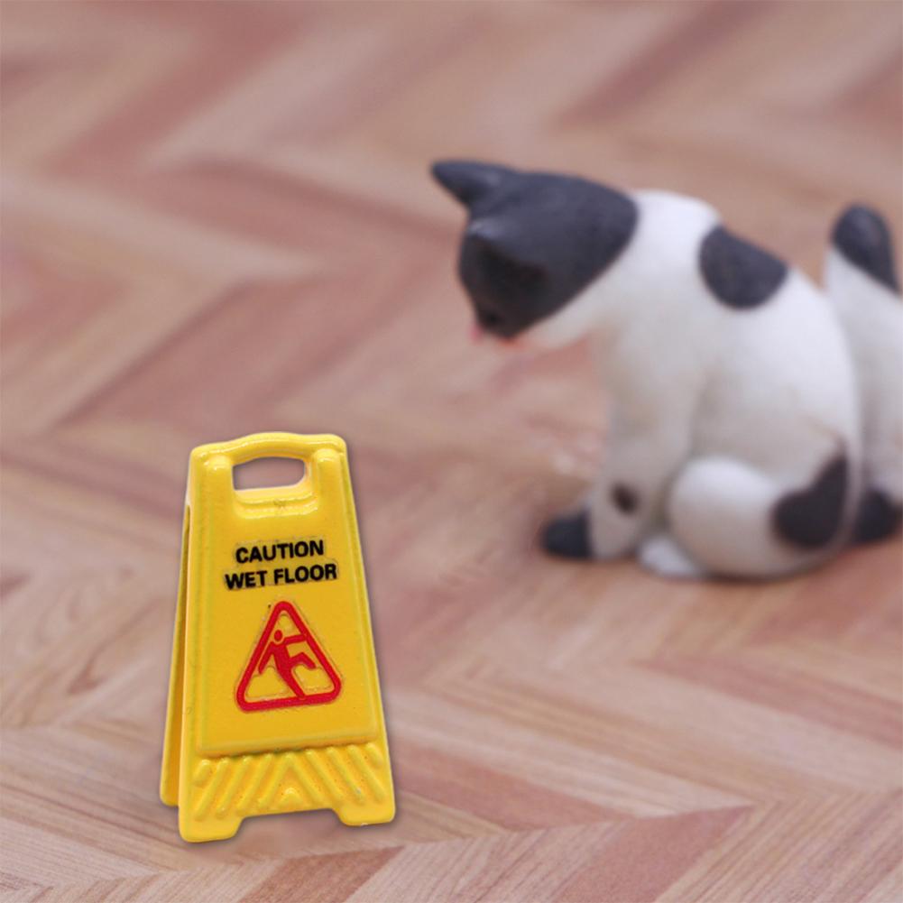 Miniature Toy House Wet Floor Warning Sign Educational Role-playing Decoration Decora Z3A7