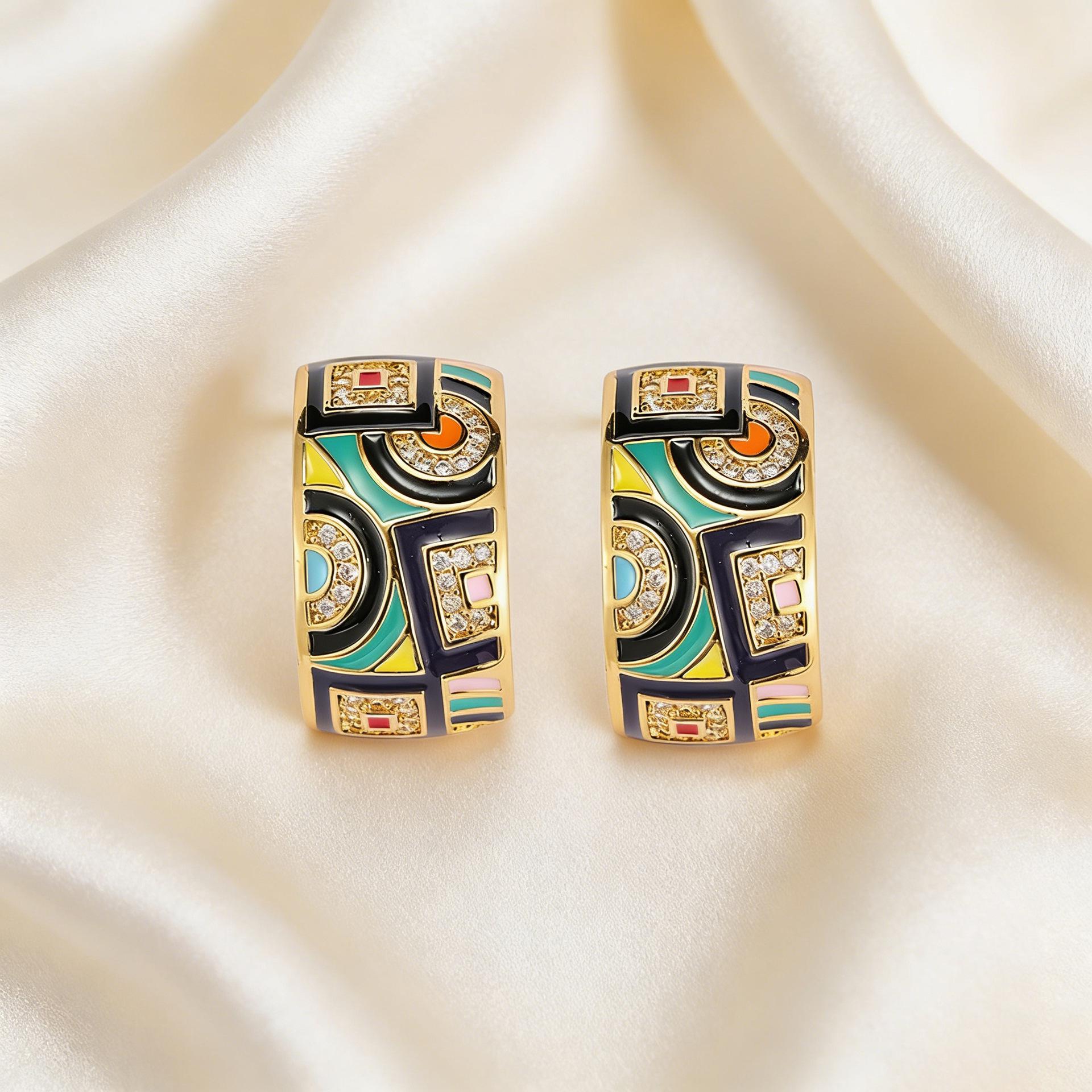 Stylish Enamel Earrings with Copper and Zirconia for Girls цветной
